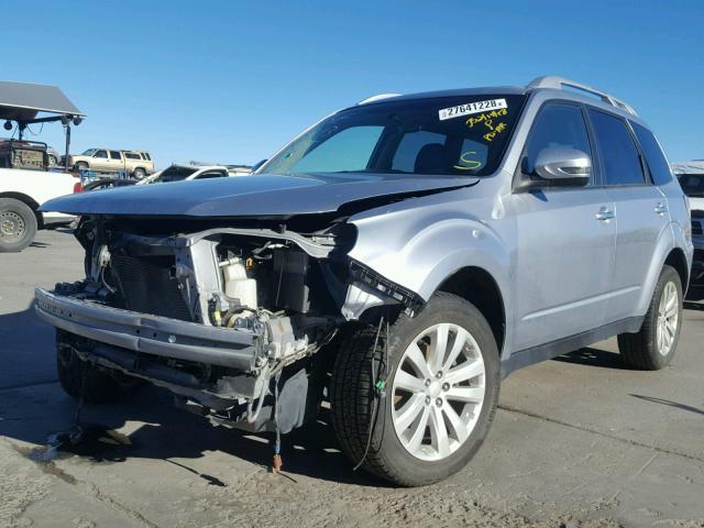 JF2SHAGC9DH425765 - 2013 SUBARU FORESTER T SILVER photo 2