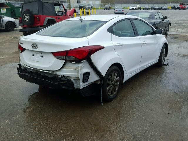 5NPDH4AE4GH725092 - 2016 HYUNDAI ELANTRA SE WHITE photo 4