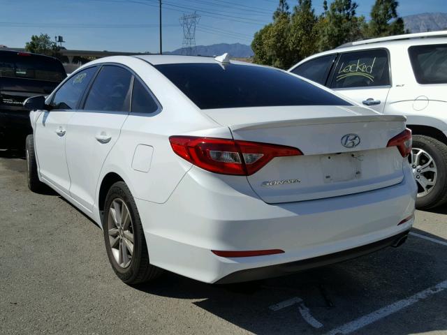 5NPE24AF0GH285032 - 2016 HYUNDAI SONATA SE WHITE photo 3