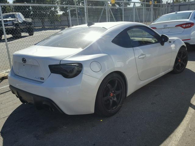 JF1ZNAA18D1719329 - 2013 TOYOTA SCION FR-S თეთრი ფოტო 4