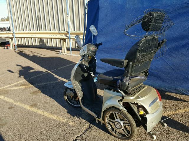 090418A - 2017 ARNES SCOOTER SILVER photo 3