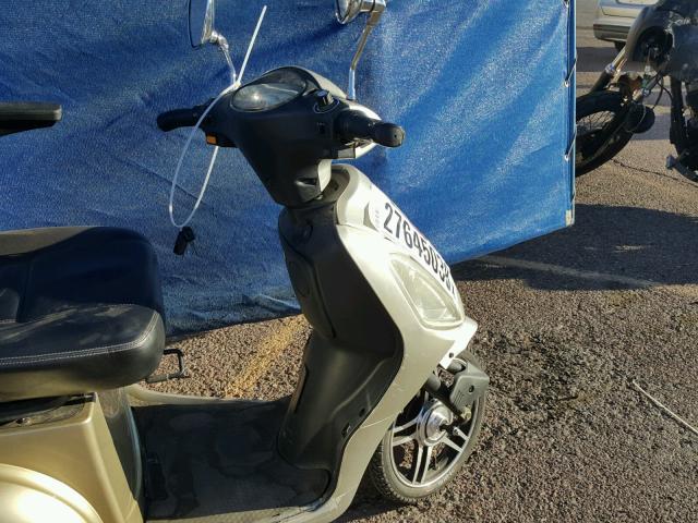 090418A - 2017 ARNES SCOOTER SILVER photo 5