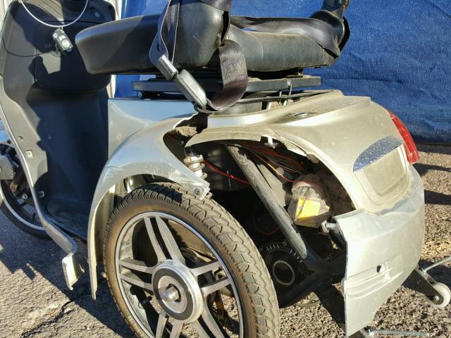 090418A - 2017 ARNES SCOOTER SILVER photo 9