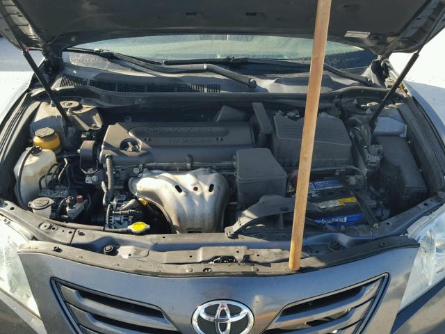 4T1BE46K19U802553 - 2009 TOYOTA CAMRY BASE GRAY photo 7