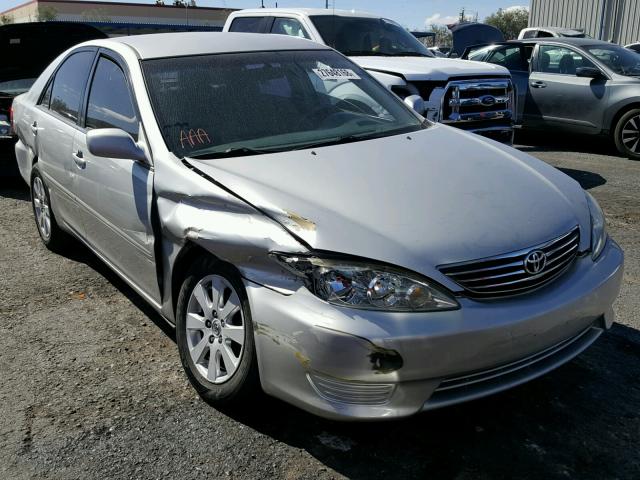 4T1BE32K15U100579 - 2005 TOYOTA CAMRY LE SILVER photo 1