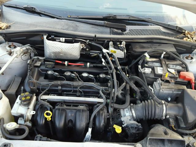 1FAHP35NX8W152550 - 2008 FORD FOCUS SE SILVER photo 7