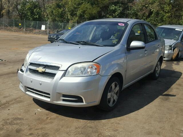 KL1TD56678B146381 - 2008 CHEVROLET AVEO BASE SILVER photo 2