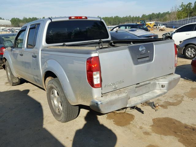 1N6AD07U97C410559 - 2007 NISSAN FRONTIER C SILVER photo 3