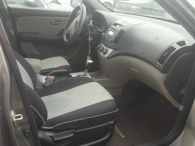 KMHDU46D79U784766 - 2009 HYUNDAI ELANTRA GL GRAY photo 5