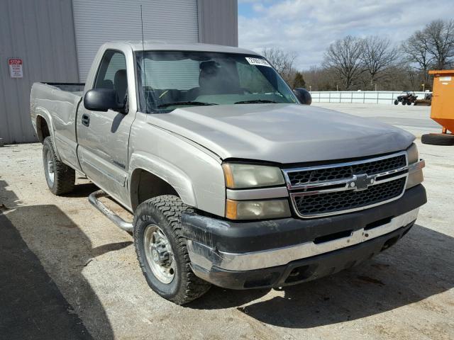 1GCHK24U25E304379 - 2005 CHEVROLET SILVERADO SILVER photo 1