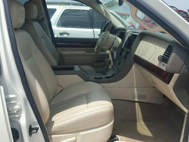 5LMEU88HX4ZJ34947 - 2004 LINCOLN AVIATOR 白色 照片 5