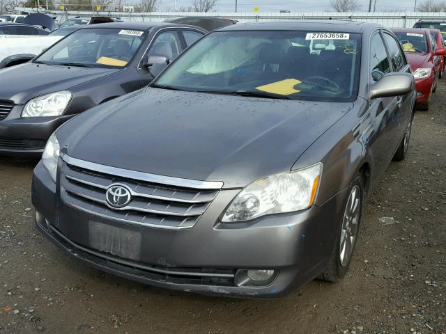 4T1BK36B27U196163 - 2007 TOYOTA AVALON XL GRAY photo 2