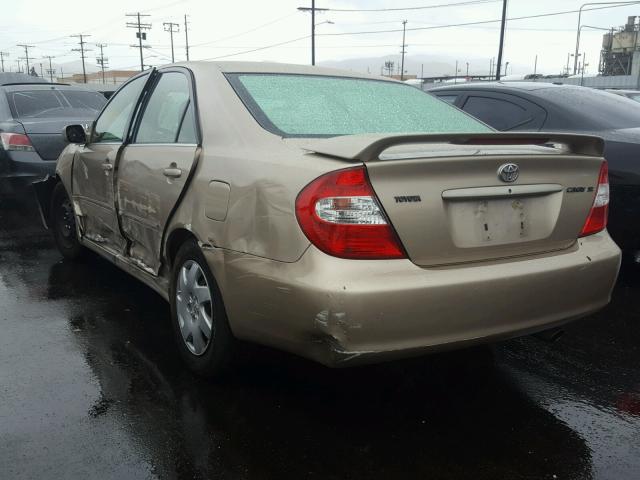 4T1BE32K52U071910 - 2002 TOYOTA CAMRY LE GOLD photo 3