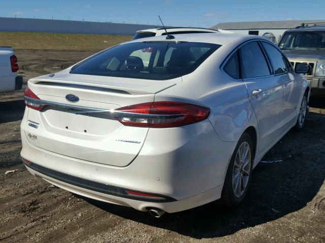 3FA6P0SU4HR209894 - 2017 FORD FUSION TIT WHITE photo 4