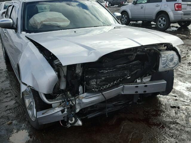 2C3KA63H06H518614 - 2006 CHRYSLER 300C SILVER photo 9