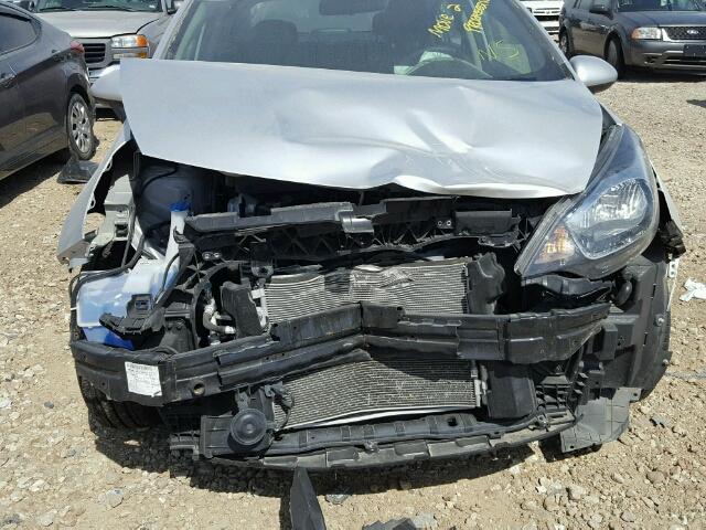 KNADM4A38G6575053 - 2016 KIA RIO SILVER photo 9