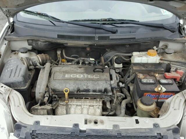 KL1TD56E59B692475 - 2009 CHEVROLET AVEO LS GRAY photo 7