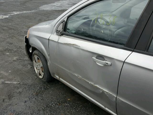 KL1TD56E59B692475 - 2009 CHEVROLET AVEO LS GRAY photo 9