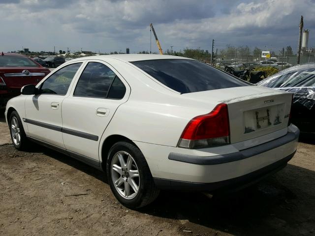 YV1RS61R022112753 - 2002 VOLVO S60 WHITE photo 3