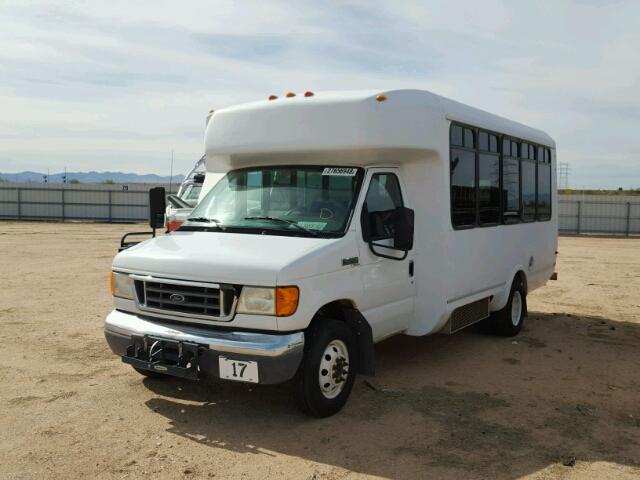 1FDXE45P46DB26078 - 2006 FORD ECONOLINE WHITE photo 2