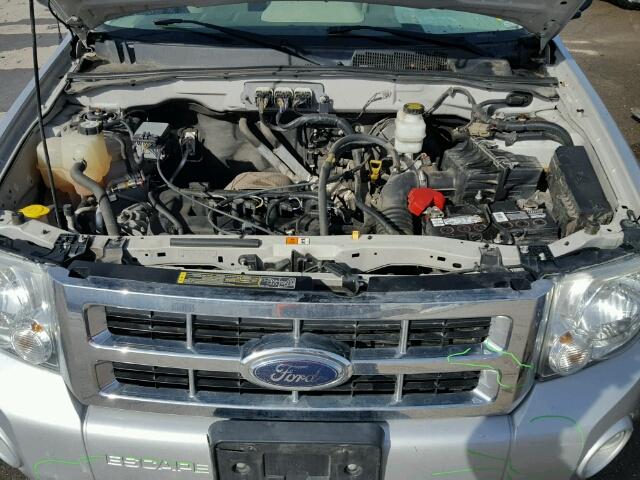 1FMCU03ZX8KC72790 - 2008 FORD ESCAPE XLT SILVER photo 7