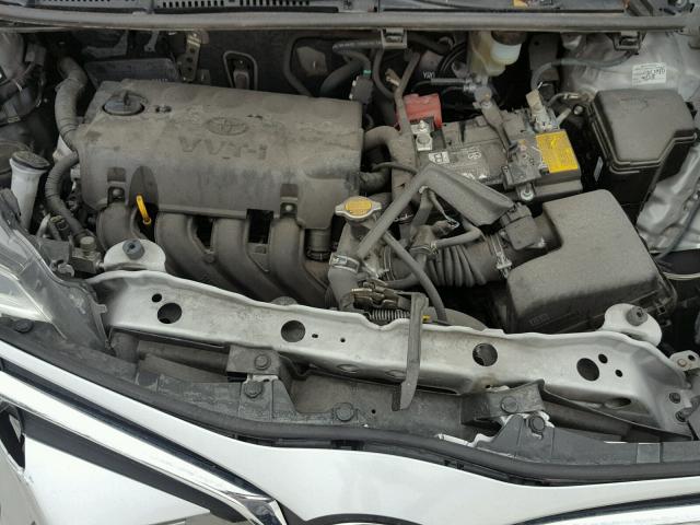 VNKKTUD34FA034870 - 2015 TOYOTA YARIS SILVER photo 7