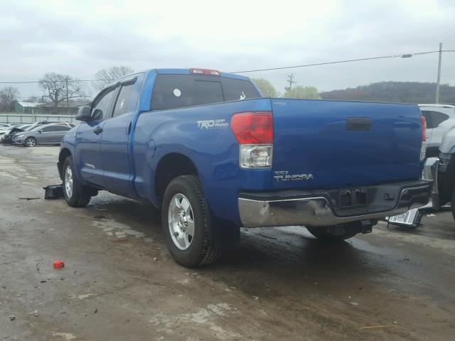 5TFRM5F17AX006587 - 2010 TOYOTA TUNDRA DOU BLUE photo 3