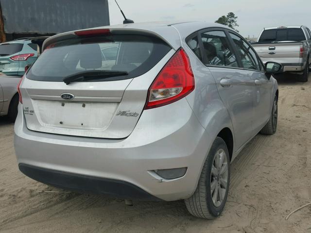 3FADP4EJXDM183891 - 2013 FORD FIESTA SE SILVER photo 4