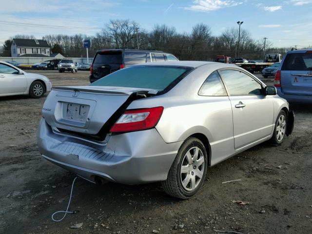 2HGFG12628H526538 - 2008 HONDA CIVIC LX SILVER photo 4