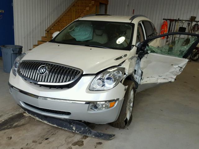 5GAKRCED7CJ178659 - 2012 BUICK ENCLAVE WHITE photo 2