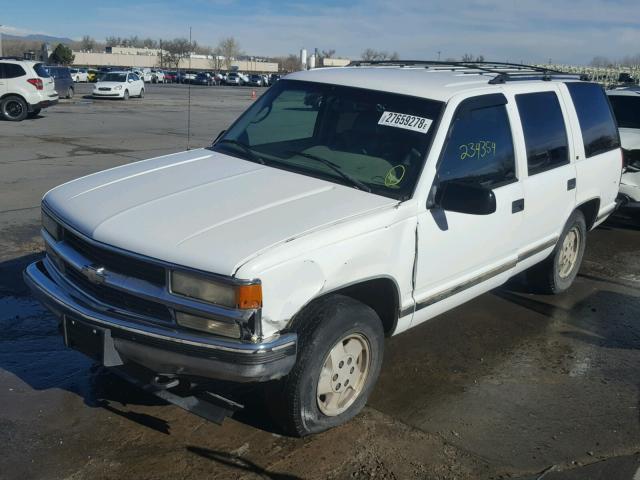 1GNEK13K3SJ452158 - 1995 CHEVROLET TAHOE K150 WHITE photo 2