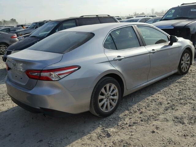 4T1B11HK0JU511960 - 2018 TOYOTA CAMRY L GRAY photo 4