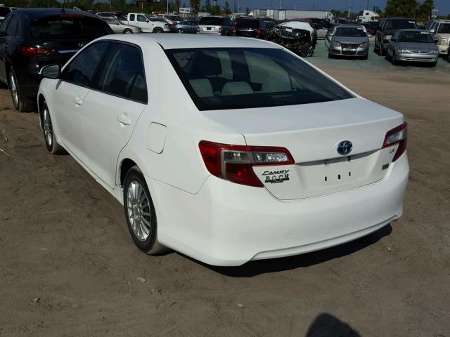 4T1BD1FK2CU005060 - 2012 TOYOTA CAMRY HYBR WHITE photo 3