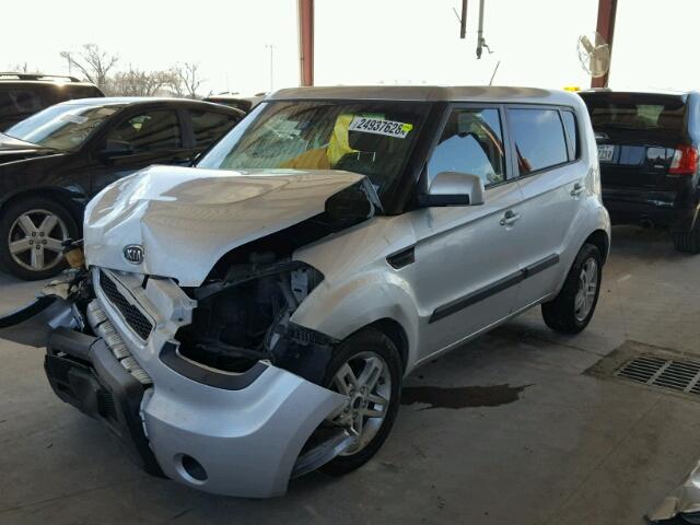 KNDJT2A24B7297324 - 2011 KIA SOUL + SILVER photo 2