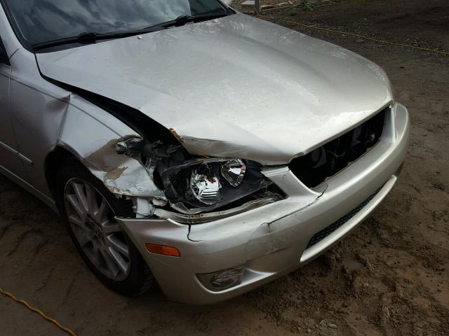 JTHBD192140081473 - 2004 LEXUS IS 300 SILVER photo 9