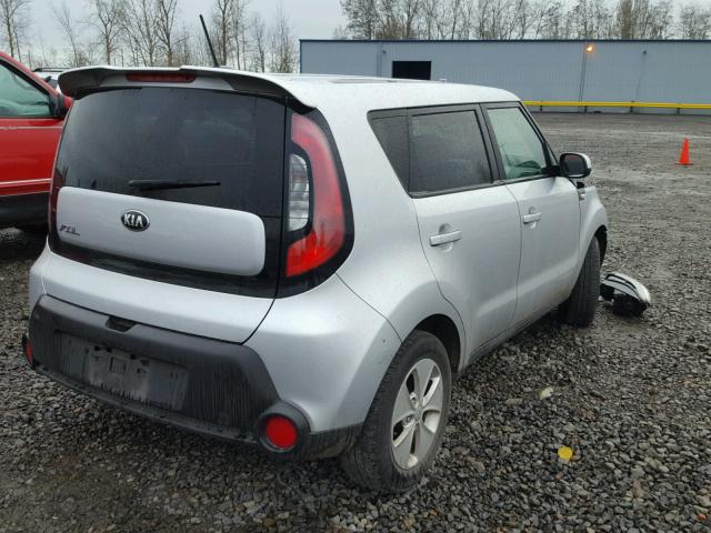 KNDJN2A2XE7702391 - 2014 KIA SOUL SILVER photo 4