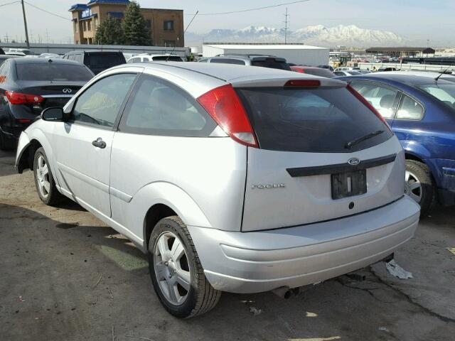 1FAFP31N97W246463 - 2007 FORD FOCUS ZX3 SILVER photo 3