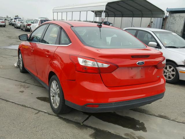 1FAHP3H27CL140903 - 2012 FORD FOCUS SEL RED photo 3