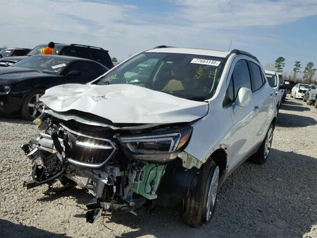 KL4CJDSB7JB521376 - 2018 BUICK ENCORE PRE WHITE photo 2