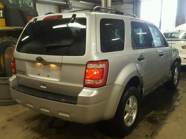 1FMCU0D72AKD41524 - 2010 FORD ESCAPE XLT SILVER photo 4