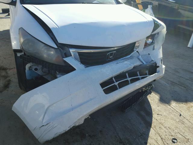 1HGCP26428A043602 - 2008 HONDA ACCORD LXP WHITE photo 9