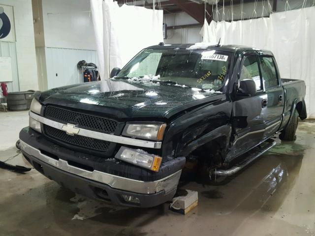 1GCGK13U05F952076 - 2005 CHEVROLET SILVERADO GREEN photo 2