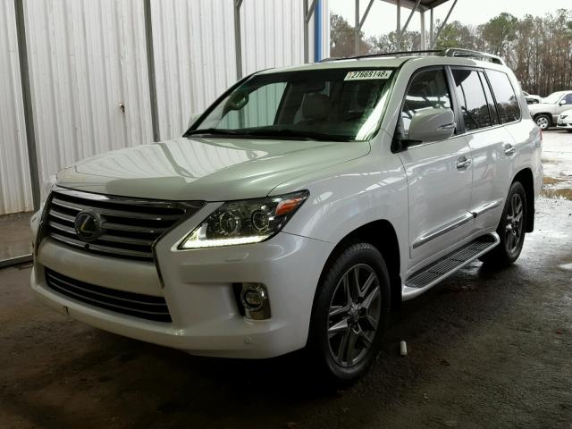 JTJHY7AX4F4170313 - 2015 LEXUS LX 570 WHITE photo 2