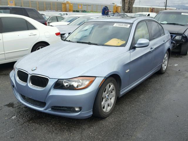 WBAPH57579NL79386 - 2009 BMW 328 I SULE BLUE photo 2