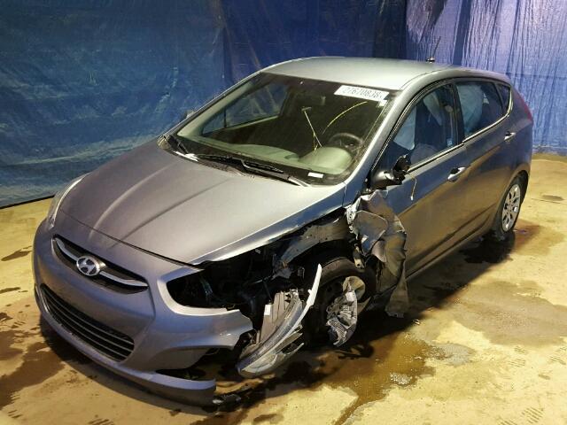 KMHCT5AE6HU322282 - 2017 HYUNDAI ACCENT SE GRAY photo 2