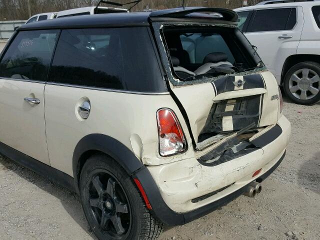 WMWRE33526TJ33977 - 2006 MINI COOPER S WHITE photo 9