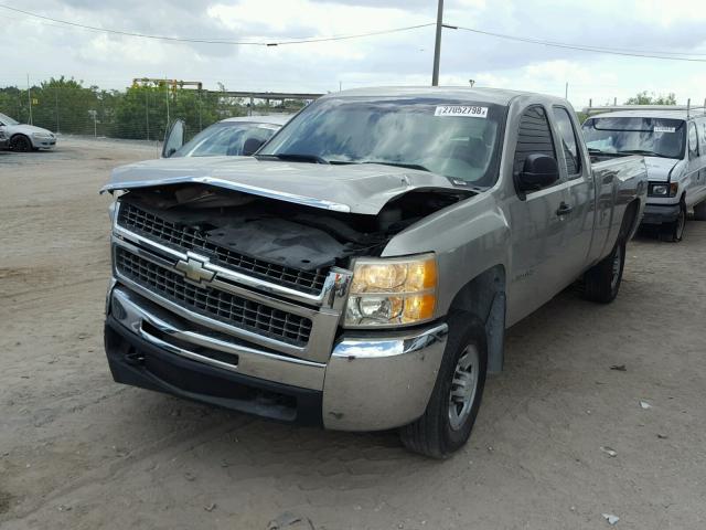 1GCHK29KX7E587673 - 2007 CHEVROLET SILVERADO SILVER photo 2