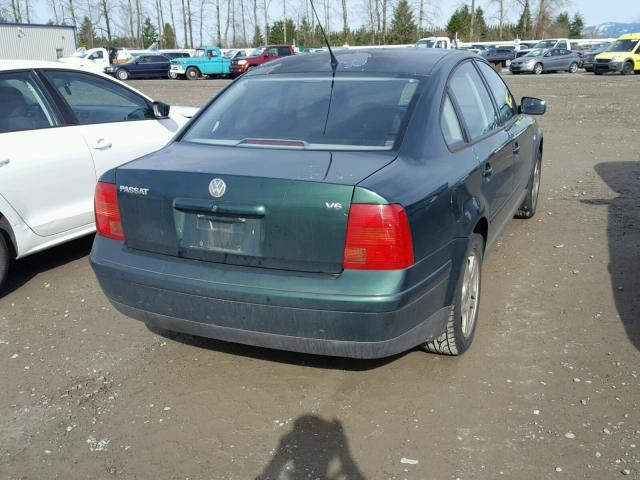 WVWBH63B31P014677 - 2001 VOLKSWAGEN PASSAT GLX GREEN photo 4