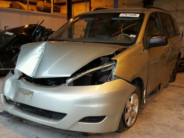 5TDZK23C08S099706 - 2008 TOYOTA SIENNA CE GOLD photo 2