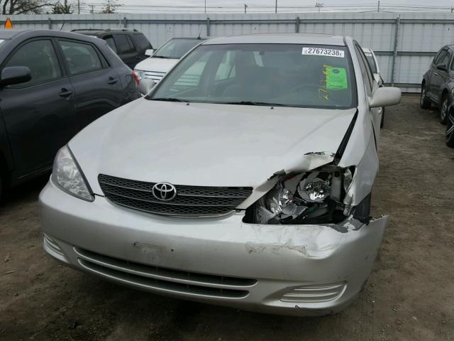 4T1BE30K72U604701 - 2002 TOYOTA CAMRY LE SILVER photo 9